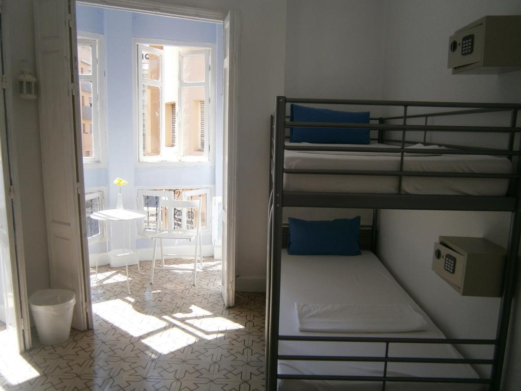 Casa Al Sur Terraza Hostel Málaga Oda fotoğraf